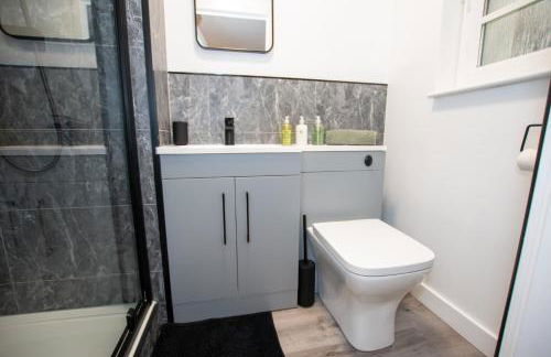 Bathgate Penthouse near Edinburgh - Photo 17