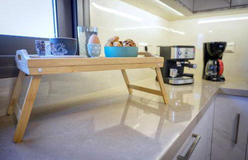 Secluded Luxury Villa w Jacuzzi & Stunning Views - Photo 20