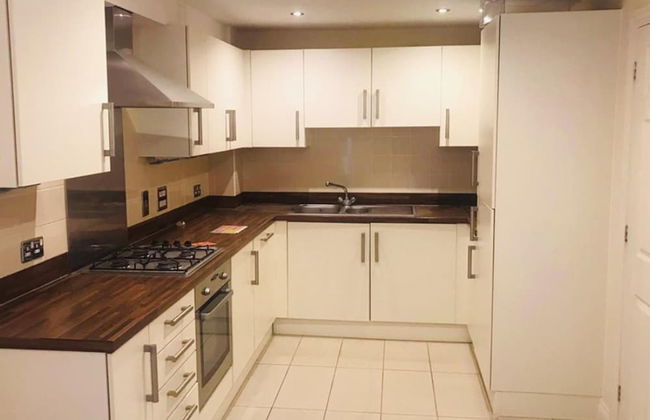 3 Bed Lego Themed Home - Sleeps 6 - Wifi, Parking - Foto 3