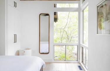 Private Cabin by River with Fireplace - Foto 23