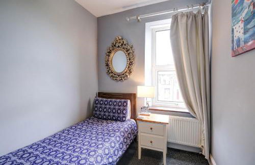 Seashell House with SEA VIEWS and FREE GYM POOL PASS - Photo 16