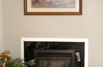 Rest Easy Retreat - 2BR Near SHSU - Pool - WiFi - Free Parking - Foto 53