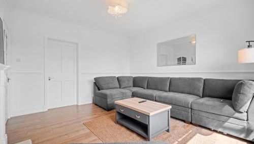 Whiteside 3 Bedroom Apartment - Bathgate - Photo 3