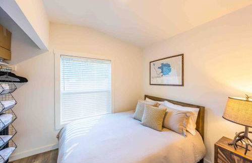 Rainforest Tiny Home Retreat Woodsy - Foto 16