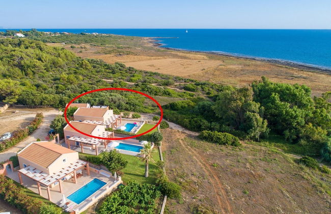 Antigoni Beach House Large Private Pool Walk to Beach Sea Views A C Wifi Car Not Required - 1012 - Foto 1