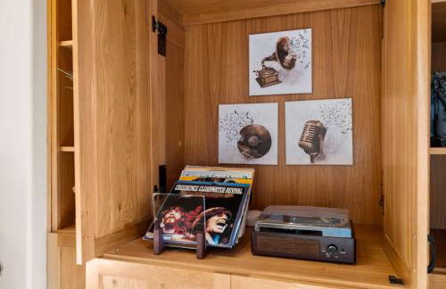 New Build Walk to Sisters Arcade Peloton Fire Pit - Foto 12