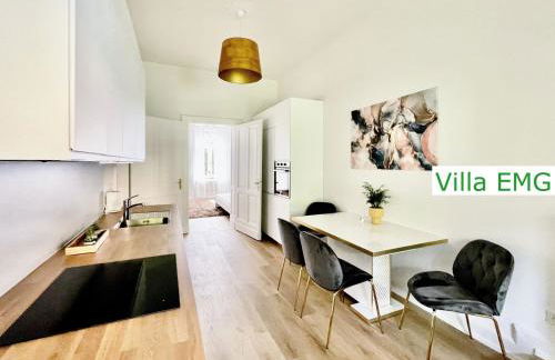 Ferienhaus Villa EMG Velbert nah Düsseldorf Essen Dortmund, Familien Gruppen bis 27 Personen, 3 Küchen, Kaminofen, Terrasse - Photo 40