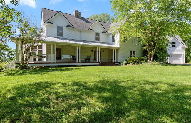 Beautiful Home on a Quiet Lot, Sleeps 14, Treehouse & Game Room! - Foto 43