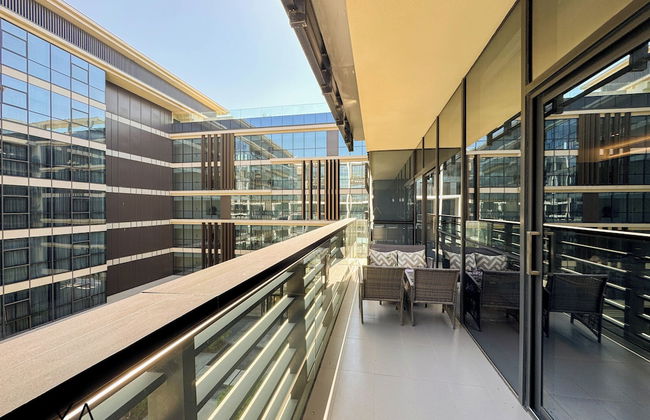 Aya - Sophisticated 1BR Apartment in CityWalk with Views - Photo 28