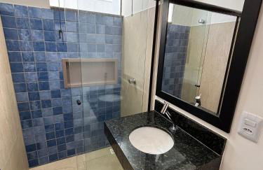 APART STUDIOS PONTAL - Aeroporto a 300 m - Praia 1,5 Km - Centro 2,5 Km - Cozinha Privativa - Mercado GBARBOSA e Padaria 450 m - Próx diversos Comércios a pé - Ar condic - Studios de 15 a 38 m2 Bem Equipados e Funcionais - Ideal Turismo e Trabalho - Foto 24