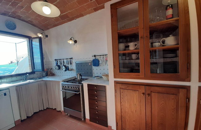 Tuscan Hilltop Getaway - Foto 13