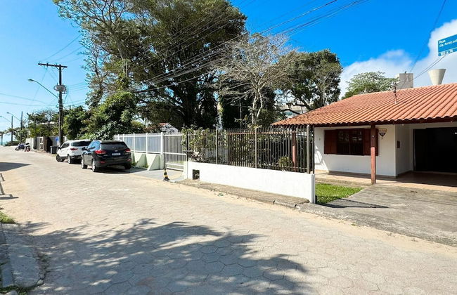 Casa Aconchegante a 100 metros da praia - Photo 49