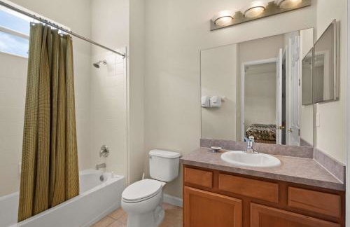 5BR home w private heated pool - Foto 37