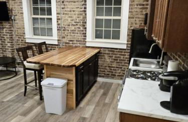 Modern 1BR Apartment in GREAT Location Unit 203 - Foto 1