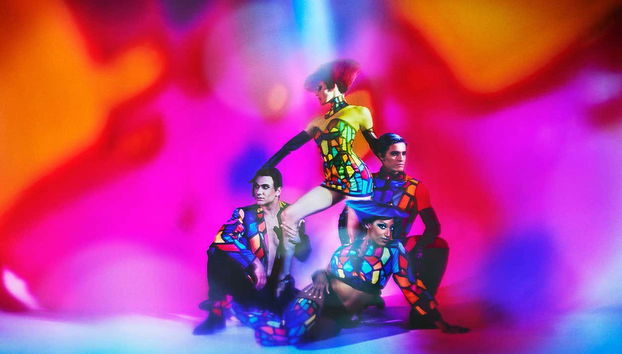 BLINDED by DELIGHT Grand Show at Friedrichstadt-Palast Theatre - Foto 2