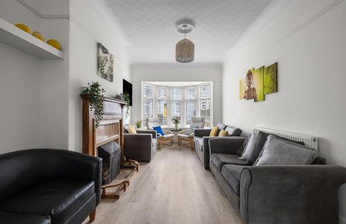 Substantial 5 bedroom townhouse with disabled access apartment, private off road parking space with EV point from 15th April 26, jaccuzi bath, Netflix and Wifi, near Argyle, boutique shops eateries and pubs - Foto 26