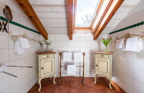 Wald Apartments bei Schlossgaststätte Hohenberg - Seeshaupt, südlicher Stanberger See, kostenfrei Parken, Ladestation für Auto und Fahrad, WLAN, Natur pur - Foto 51