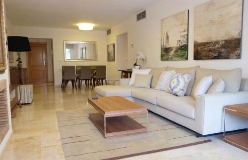 luxury modern apartment with terrace, pool and garage! - Photo 4