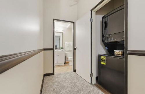 New Downtown Indy 3BR Retreat Sleeps 10 - Arcade - Foto 54