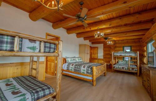 FoxHill Family Lodge Retreat with views from all sides and Hike over a hundred forty acres - Foto 2