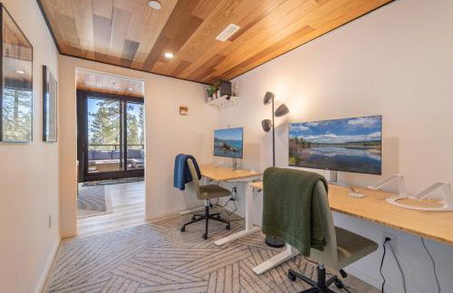 Modern Eco Retreat with Hot Tub and Views - Foto 12