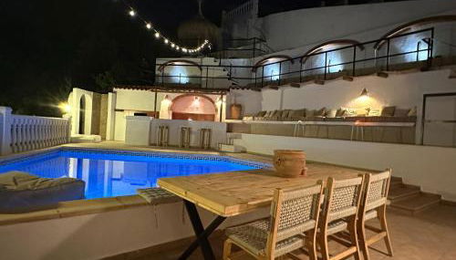 Beautiful villa with pool and stunning view - Foto 3