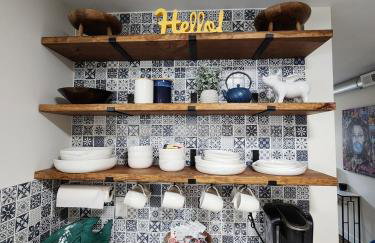 Fairview Terrace-Brand New 3BDRM, Central Location - Foto 32