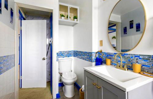 The Sapphire Haven - Your Old Brooklyn Oasis Awaits Families, Couples, Business Travelers Near Downtown With Parking, 300 MB WiFi & Self Check-In - Foto 47