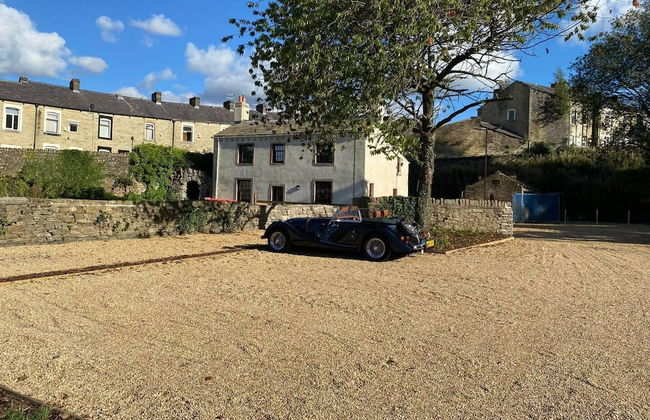 1700s Canalside Cottage Sleeps up to 12 Guests - Foto 1