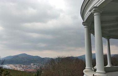 OFERTA ESPECIAL ÚLTIMA HORA - SARAKATUA15 - vistas espectaculares - familias y parejas - 2 dormitorios independientes - amplio salón cocina comedor - tarjeta parking OTA GRATIS - Julio y agosto estancia mínima 7 noches de domingo a domingo - - Foto 56