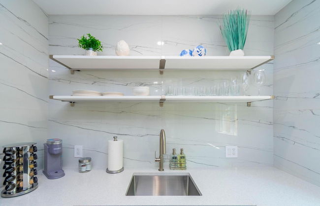 Uhost AI 1BR With Marble Accents Patio - Foto 14