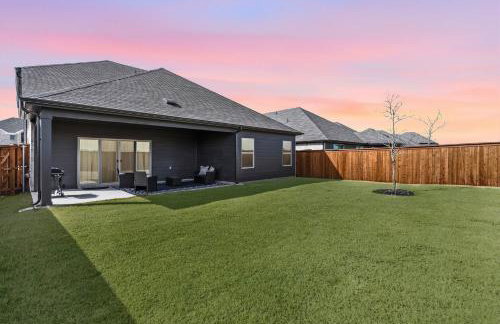 4Bed Luxury Getaway with Pool Table and Near Lake Lavon - Foto 19