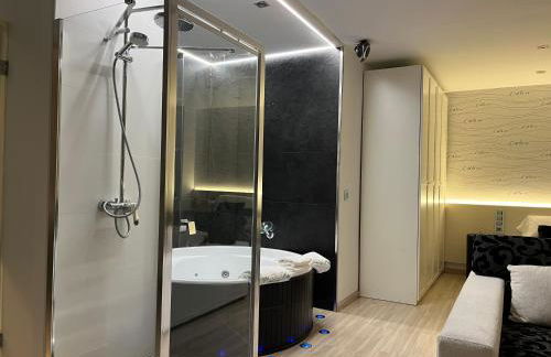 Black and White Suitte "Marques" - Foto 3