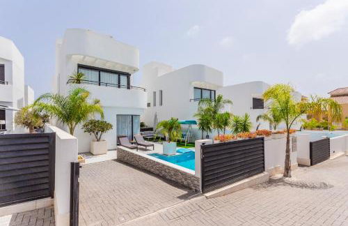 STYLISH VILLA 2018,POOL,3B.R.WIFI,NETFLIX - Foto 31