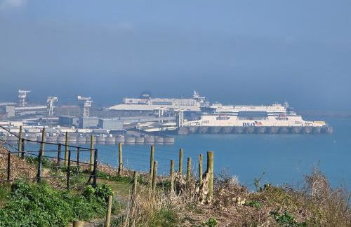 Luxury Sea View Retreat with Hot Tub Sleeps 8 - Foto 12