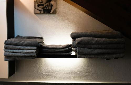 STAGABIN La Mansarda Panoramica Un Rifugio di Eleganza e Tranquillità - Foto 25