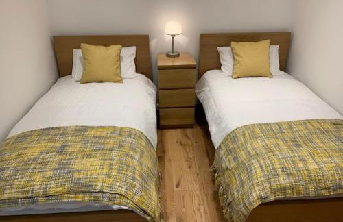 Superb 2 bedroom town apartment, quiet location - Photo 15