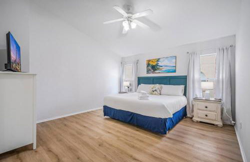 Disney-Close Lakefront Renovated 4BR Pool - Foto 51