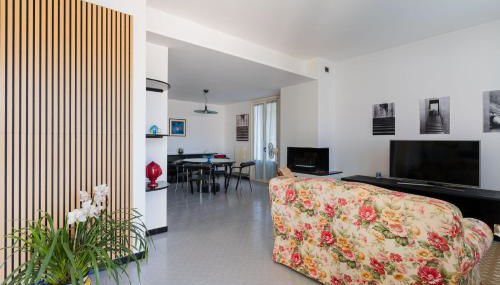 Intera casa ad uso esclusivo con 3 camere 2 bagni giardino wifi parcheggio lavatrice microonde barbecue macchina caffè - Foto 2