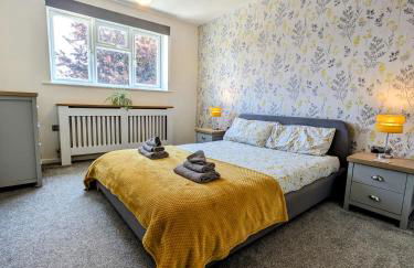 Your Leominster Base - 3BR Home with Garden & Parking - Foto 13