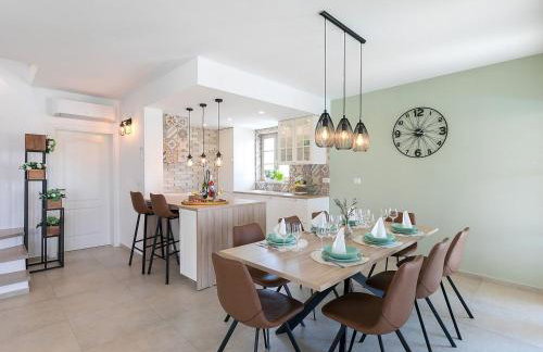 Traumhafte Villa mit beheizbarem Privatpool, Outdoor-Gym, Meerblick, in Umgebung von Weinbergen - Foto 9