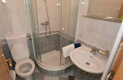 Apartments by the sea Igrane, Makarska - 17292 - Photo 12