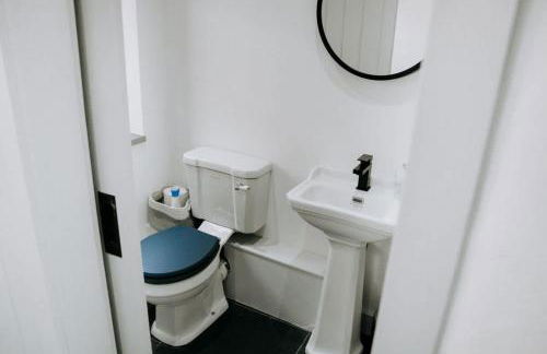 Cute and cosy 2 bed cottage in beautiful Solva - Photo 15