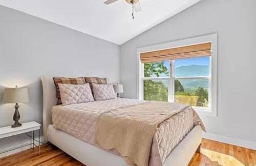 Swannanoa Serenity River Motif, Spa & Game Room - Foto 59