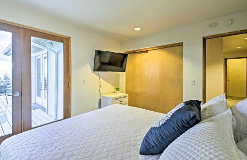 Unique Port Ludlow Home with 3 Decks and Hot Tub! - Foto 30