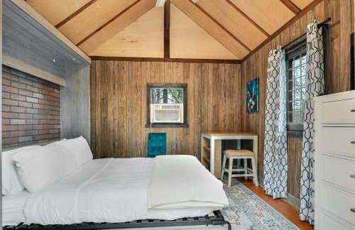 Unique Cabin With Hot Tub Close to Town - Foto 42