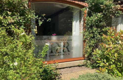 Sleepy Fox Cottage - Photo 10