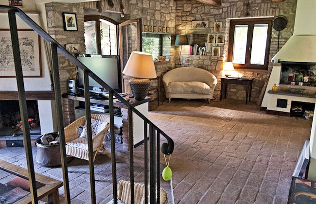 Casale Chimneys Immersed in Olive Trees - Foto 8