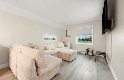 Whitewater The Genoa on Oneida Lake Sleeps 8 - Photo 15