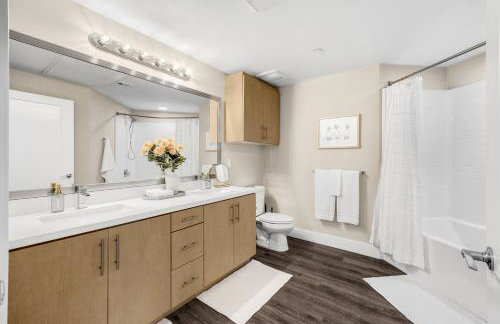 Luxury 1BR Newport Beach Condo with Pool and Gym - Foto 18